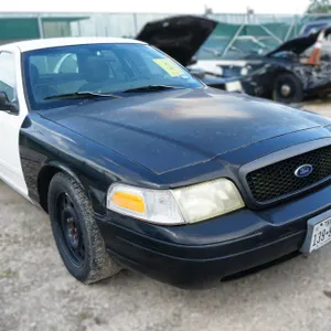 2010 Ford Crown Victoria 4-Door Police Interceptor