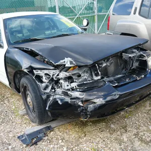 2006 Ford Crown Victoria Police Interceptor (Wrecked) - Will Need to be Towed