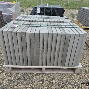 Pallet of Keystone Yorkstone 18" x 18" x 1 3/4" Patio Stones
 UNRESERVED