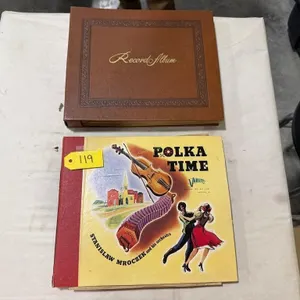 (2) Record Albums w/records
