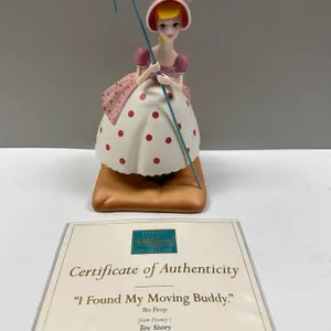 AO-169266 Walt Disney Classics Collection Sculptures Plus Music Boxes!