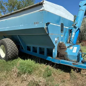 Kinze 840 grain cart