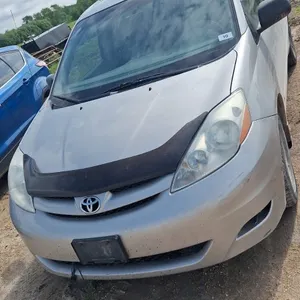 2006 Toyota Sienna CE V6 Van - 415,106kms