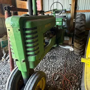 John Deere B narrow front