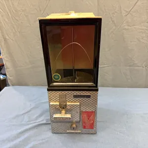 Versatile vending machine