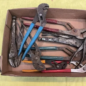 Pliers