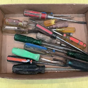 Screw drivers