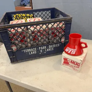 Tote of wonder mugs