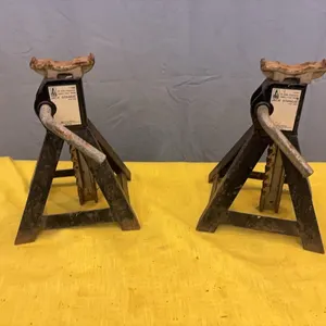 Jack stands