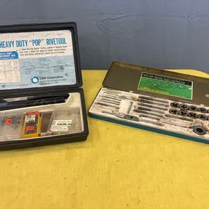 Tap and die set, and Rivetool