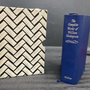 THE COMPLETE WORKS OF WILLIAM SHAKESPEARE IN ONE BOOK