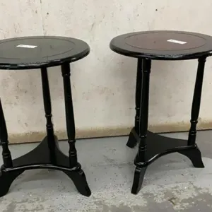 (2) SIDE TABLES/PLANT STANDS THAT MATCH BUT HAVE DIFFERENT COLORED TOPS