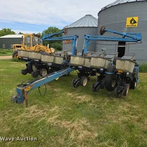 Kinze EF planter