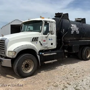 2012 Mack Granite vacuum truck