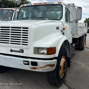 1997 International 4900 dump truck