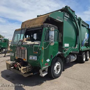 2018 Peterbilt 320 refuse truck