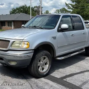 2003 Ford F150 XLT Crew Cab pickup truck