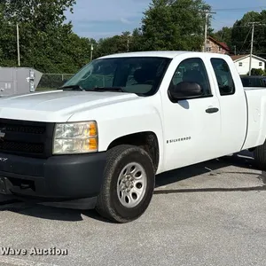 2008 Chevrolet Silverado 1500 Ext. Cab pickup truck