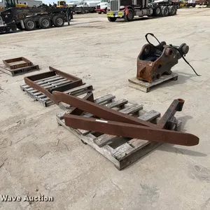 (3) sets of forks