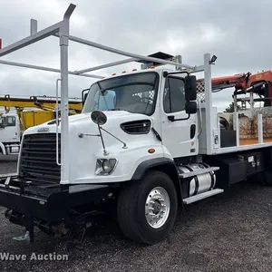 2016 Freightliner 114SD grapple truck
