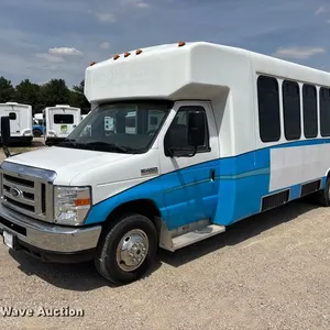 2016 Diamond Coach VIP 2800 shuttle bus