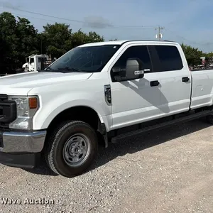 2022 Ford F250 Super Duty Crew Cab pickup truck