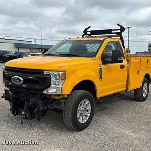 2020 Ford F350 utility bed pickup truck