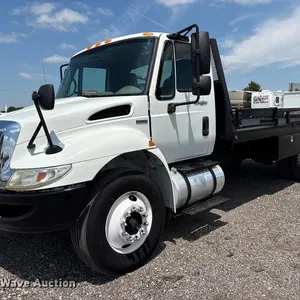 2009 International DuraStar 4300 flatbed truck