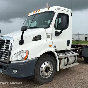 2012 Freightliner Cascadia semi truck
