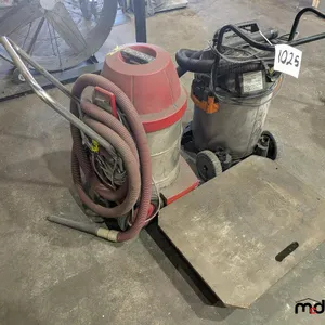 (2) Shop Vacuum
 UNRESERVED