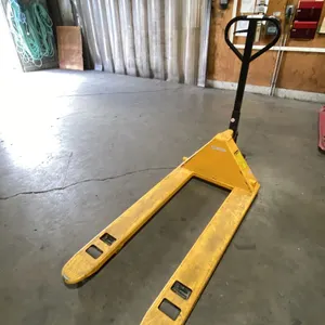 ULINE H-1043 5500LB CAPACITY PALLET TRUCK