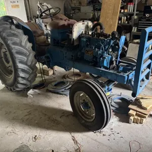 Looks to be a later model Ford.