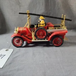 VTG 1941 Model T New Bright Fire Engine