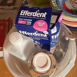 Dental cleaner. Alcohol. Disposable cups sun clip
