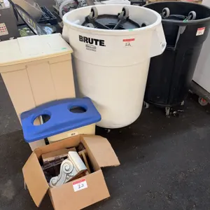 Rubbermaid BRUTE Commercial Trash Cans w/ Dollies & Lids – Janitorial Lot