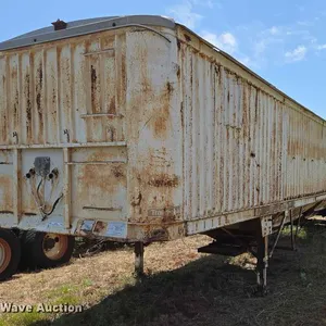 1979 Pullman Trailmobile 0VGH-5CAH grain trailer