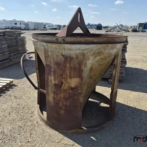 Concrete Bucket
 UNRESERVED