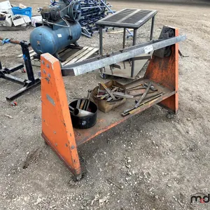 R.R. McGlogan Equipment LC300R Welding Stand
 UNRESERVED