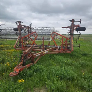 27ft Morris Magnum CF725 Cultivator with Harrows-Located offsite by Aberdeen, SK