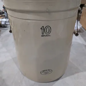 10 gal Imperial Medalta Crock (2 Handle)