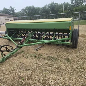 John Deere 8300 16 row seed planter
