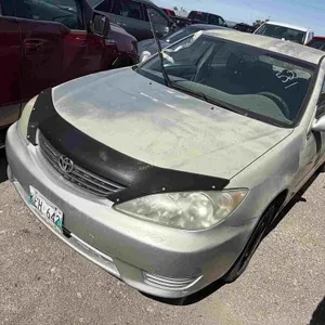 2005 Toyota Camry SN: 4T1BE32KX5U519613