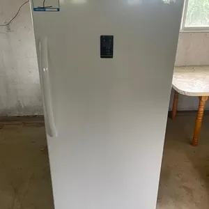 UPRIGHT FREEZER