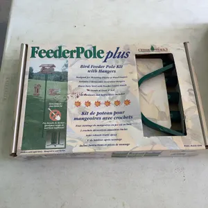 Cedar Works FeederPole Plus B200 Bird Feeder Pole Kit