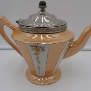 Teapot with Royal Rochester
