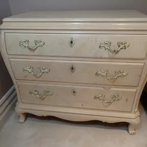 Hendron Bombe Cabinet 1