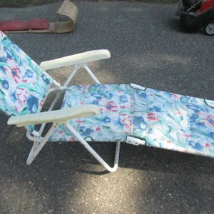 Folding Patio/Lawn Lounge Chair