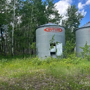 Butler +/- 2000 bu 4 Ring Grain Bin