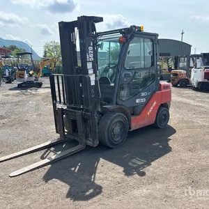 Toyota 8FGU30 5620 lb Forklift