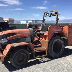 Kubota L5040 4WD Utility Tractor